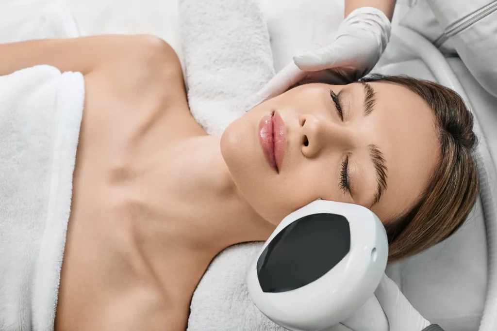 dry-eye-intense-pulse-light-lumecca-ipl-meibomian-gland-dysfunction-mgd-eye-health-eye-disease-spk-lipiflow-tearcare-ocular-surface-disease-optometry-eye-exam-optometrist-vsp-eyecare-eye-care