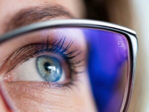 zeiss-optometry-eyes-eyewear-eyeglasses-glasses-lenses-blue-light-filter-exposure-eye-fatigue-strain-dry-eye-exams-annual-comprehensive-cee-aee-optometrist-optical-illusions-eye-care-eyecare-vision-optometrist-eye-care-eyecare-opticians-eye-doctor-near-me-cartier-lindberg-chrome-hearts-eyewear-glasses-eyeglasses-sunglasses-frames-polarized-designer-luxury