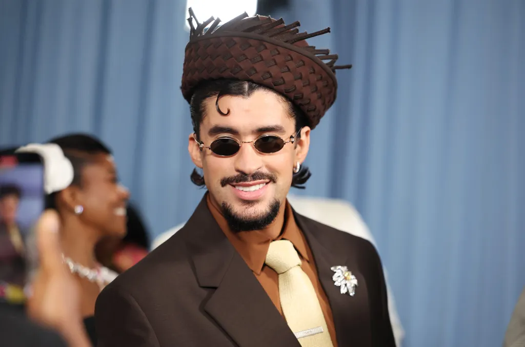 optometry-eyes-eyewear-eyeglasses-glasses-lenses-blue-light-filter-exposure-eye-fatigue-strain-dry-eye-exams-annual-comprehensive-cee-aee-optometrist-optical-illusions-eye-care-eyecare-vision-optometrist-eye-care-eyecare-opticians-eye-doctor-near-me-cartier-lindberg-chrome-hearts-eyewear-glasses-eyeglasses-sunglasses-frames-polarized-designer-luxury-bad-bunny