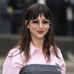 optometry-eyes-eyewear-eyeglasses-glasses-lenses-blue-light-filter-exposure-eye-fatigue-strain-dry-eye-exams-annual-comprehensive-cee-aee-optometrist-optical-illusions-eye-care-eyecare-vision-optometrist-eye-care-eyecare-opticians-eye-doctor-near-me-cartier-lindberg-chrome-hearts-eyewear-glasses-eyeglasses-sunglasses-frames-polarized-designer-luxury-miumiu