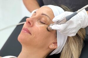 optometry-eyes-eyewear-eyeglasses-glasses-lenses-blue-light-filter-exposure-eye-fatigue-strain-dry-eye-exams-annual-comprehensive-cee-aee-optometrist-optical-illusions-eye-care-eyecare-vision-optometrist-eye-care-eyecare-opticians-eye-doctor-near-me-cartier-lindberg-chrome-hearts-eyewear-glasses-eyeglasses-sunglasses-frames-polarized-designer-luxury-dryeye-dry-eye